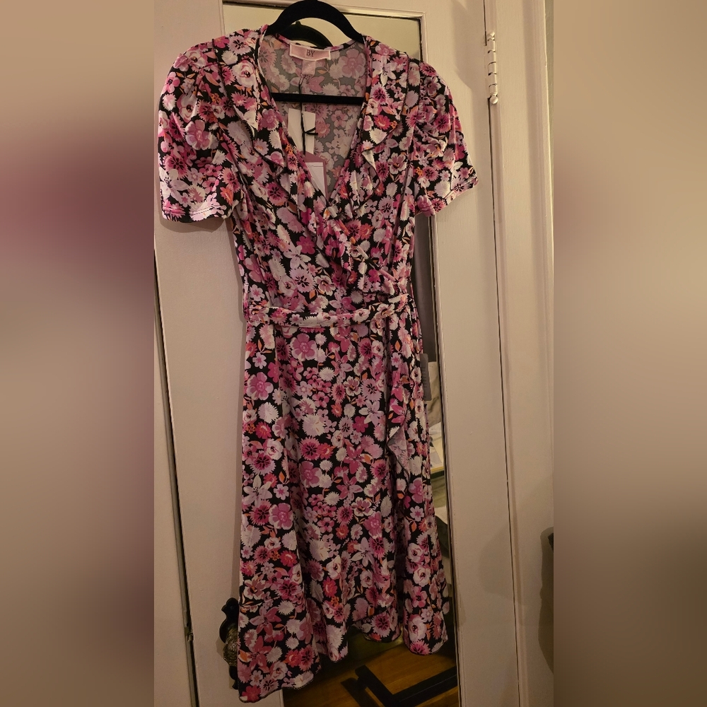 By Design Nordstrom Pink Floral Faux-Wrap Midi Dress - Size Medium - Picture 5 of 9